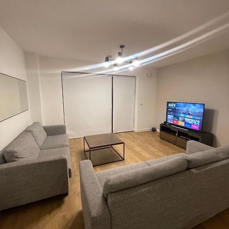 מיינות' Private Room In A New Shared Apartment מראה חיצוני תמונה