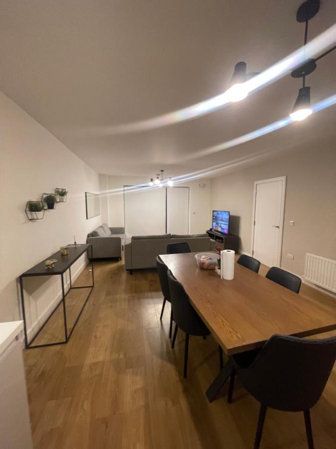 מיינות' Private Room In A New Shared Apartment מראה חיצוני תמונה