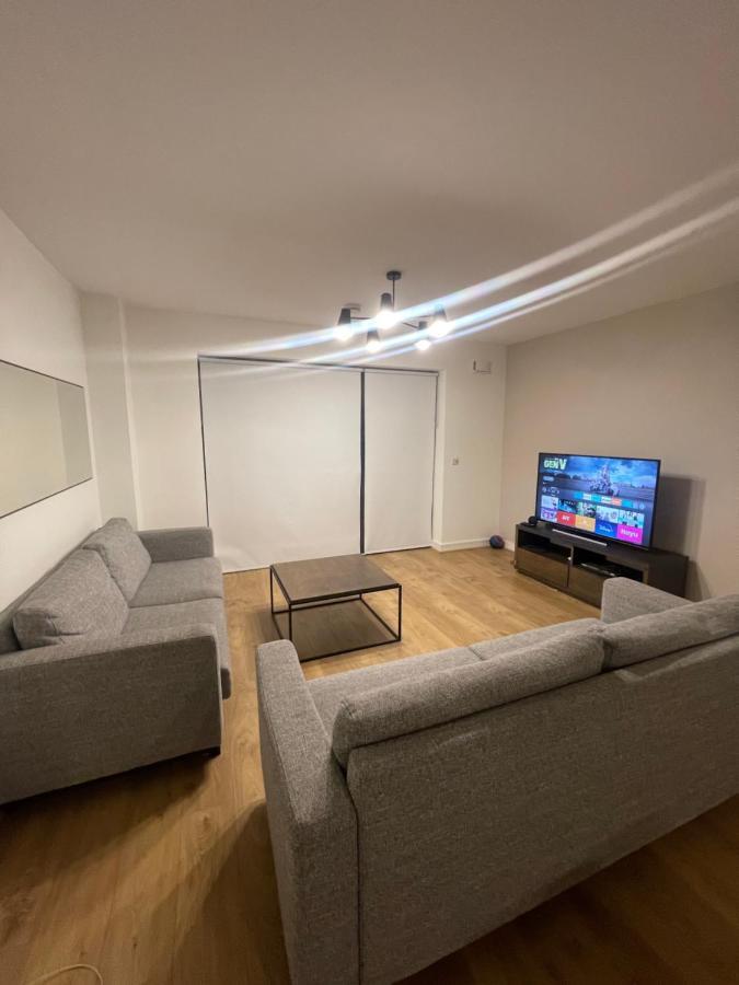 מיינות' Private Room In A New Shared Apartment מראה חיצוני תמונה